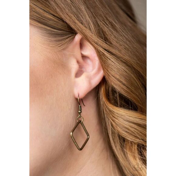 Backed Into A Corner Brass Necklace (347) - Picture 3 of 3